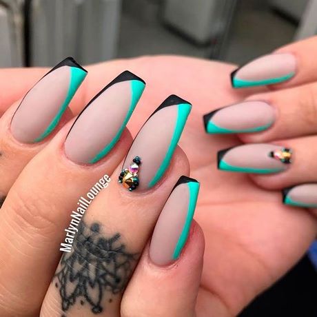 Design of nails for long nails
