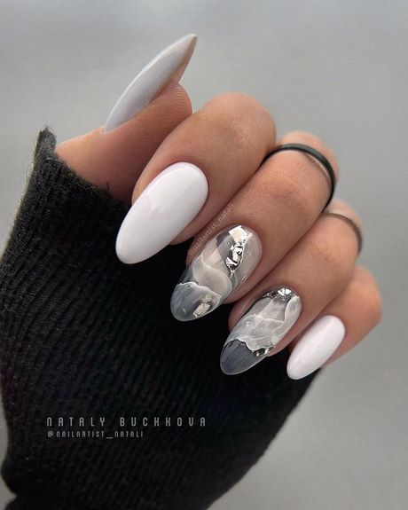 black-and-white-nail-designs-2023-34_13 Black and white nail designs 2023