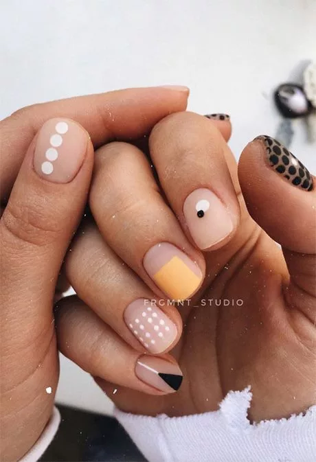de-beaux-ongles-simples-79_14-8 Simple beautiful nails