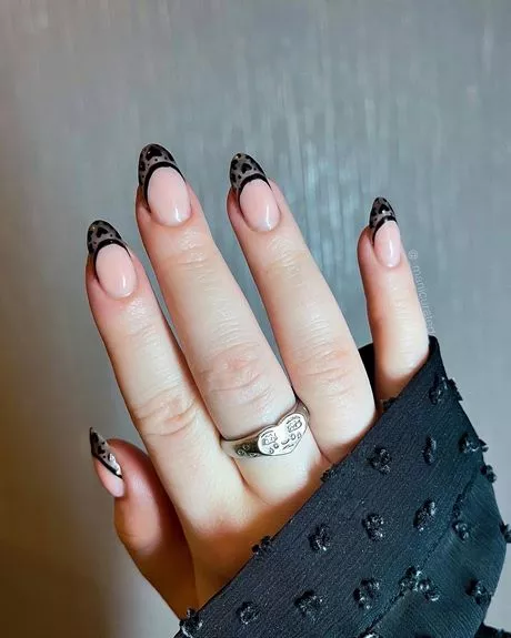 dessins-pour-ongles-noirs-16_3-12 Designs for black nails
