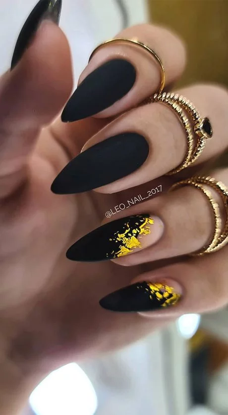 dessins-pour-ongles-noirs-16_7-16 Designs for black nails