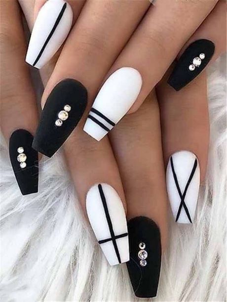 design-des-ongles-noir-et-blanc-63_5 Nail design black and white