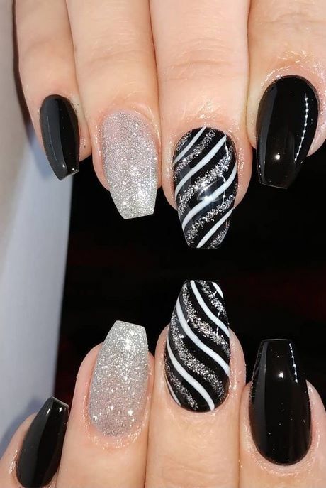 Black nail polish with design
