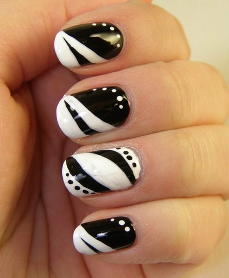 Black white nail art