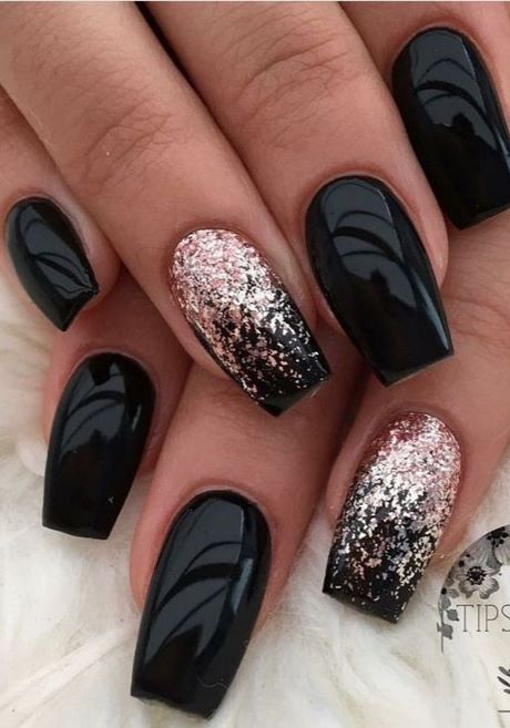 Nails designs black
