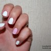 Nail art pink and white